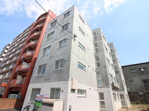 ルーク南８条外観写真