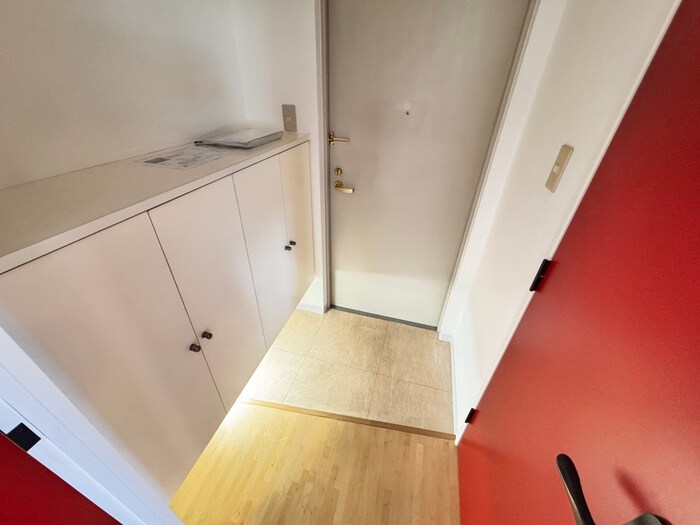 物件内観写真16　(玄関)