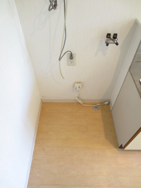 物件内観写真10　(洗濯機置場)