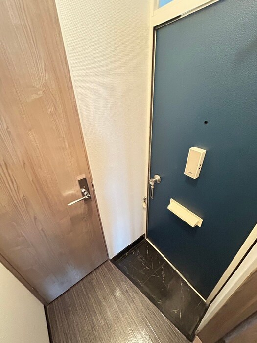 物件内観写真15　(玄関)