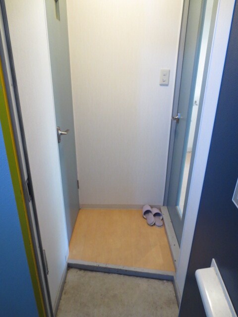 物件内観写真16　(玄関)