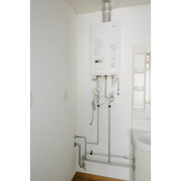 物件内観写真11　(洗濯機置場)