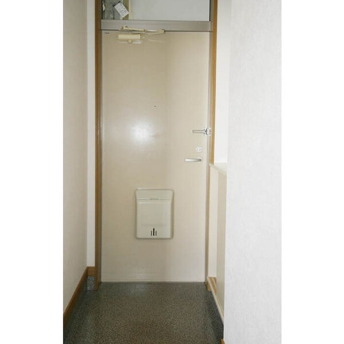 物件内観写真15　(玄関)