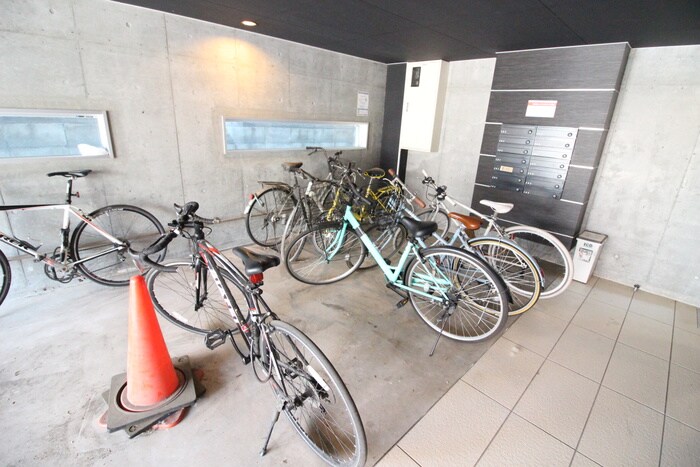 物件外観写真3　(駐輪場)