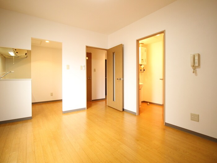 物件内観写真8　(居室)