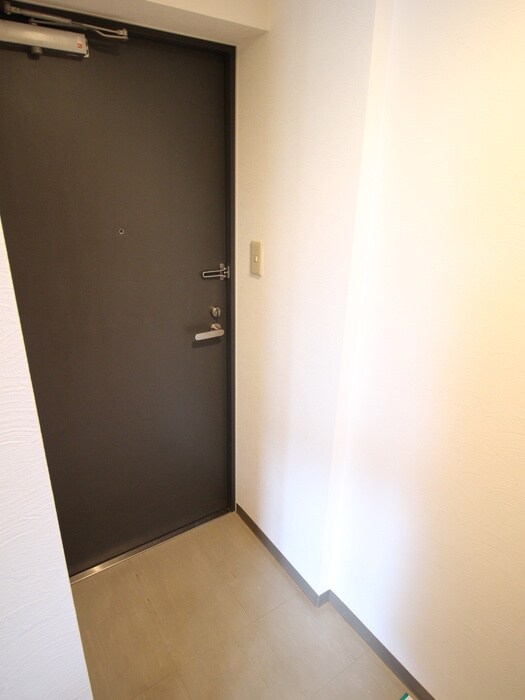物件内観写真16　(玄関)