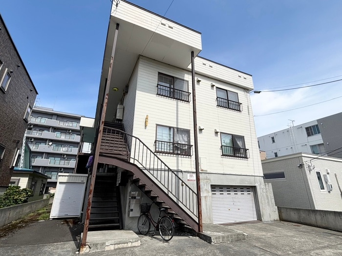 物件外観写真2　(外観写真)