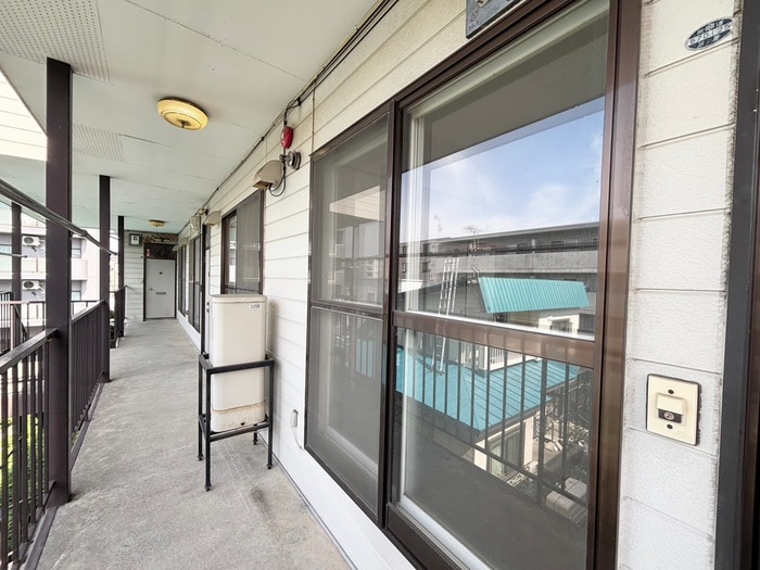 物件外観写真6　(エントランス部分)