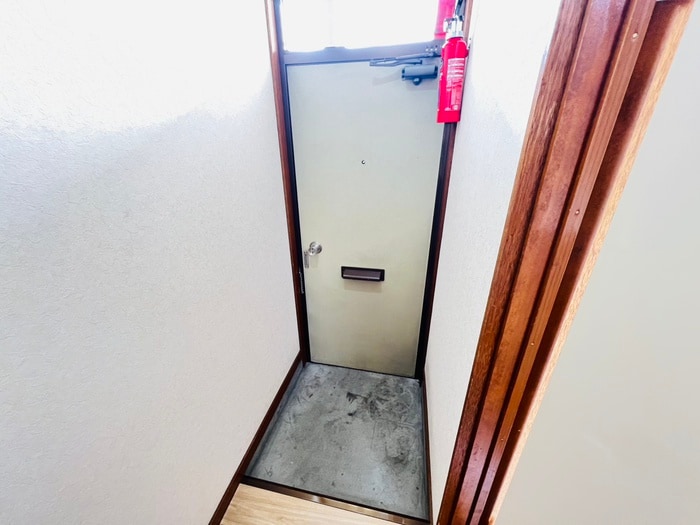 物件内観写真16　(玄関)