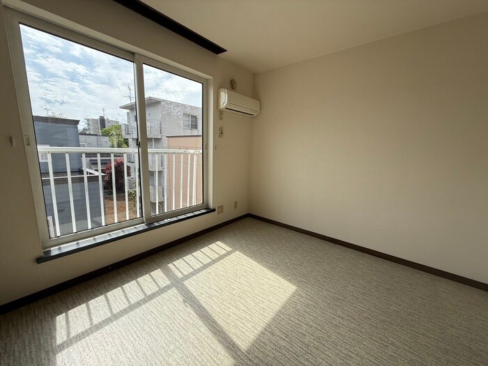 物件内観写真11　(居室)