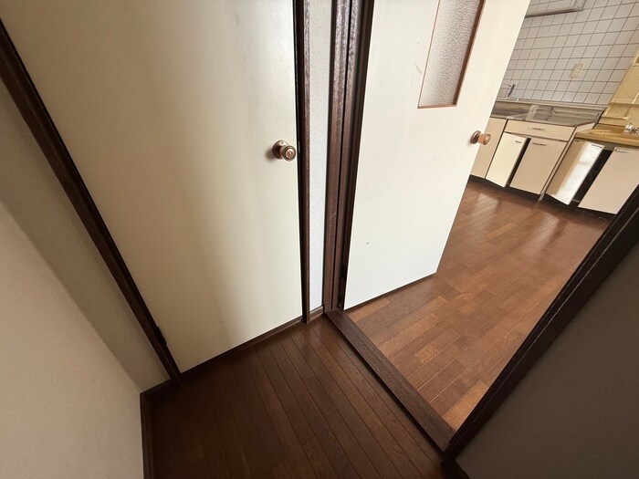 物件内観写真21　(玄関)