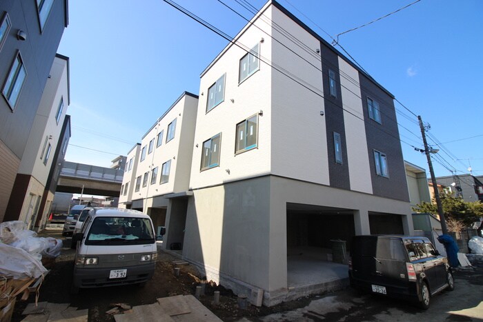 物件外観写真1　(外観写真)