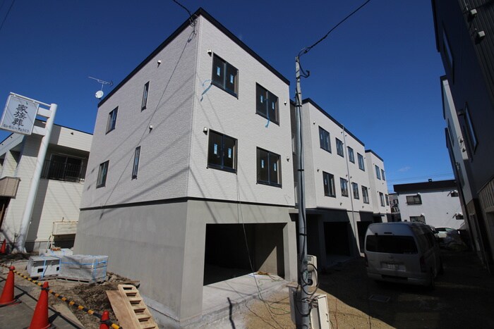 物件外観写真2　(外観写真)