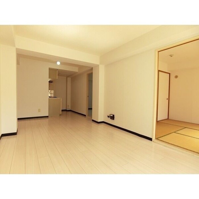 物件内観写真5　(居室)