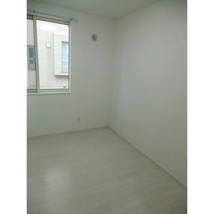 物件内観写真3　(居室)