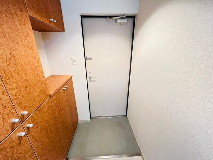 物件内観写真16　(玄関)