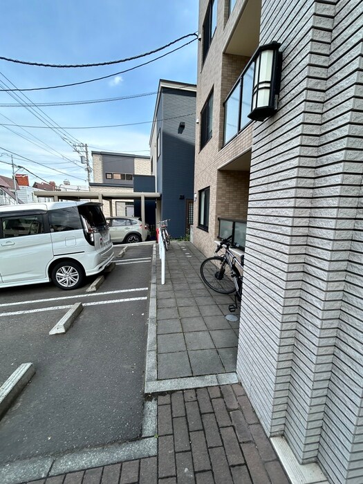 物件外観写真5　(駐輪場)