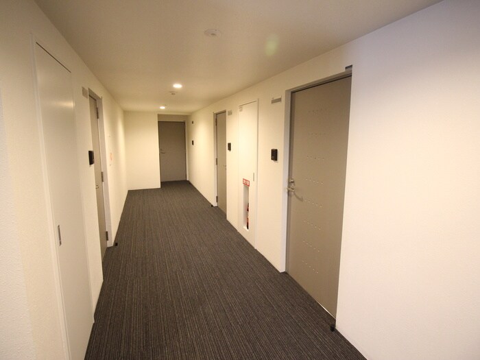 物件外観写真4　(エントランス部分)