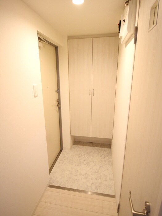 物件内観写真16　(玄関)