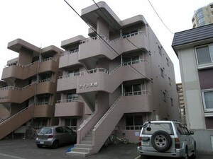 ナイン本郷外観写真