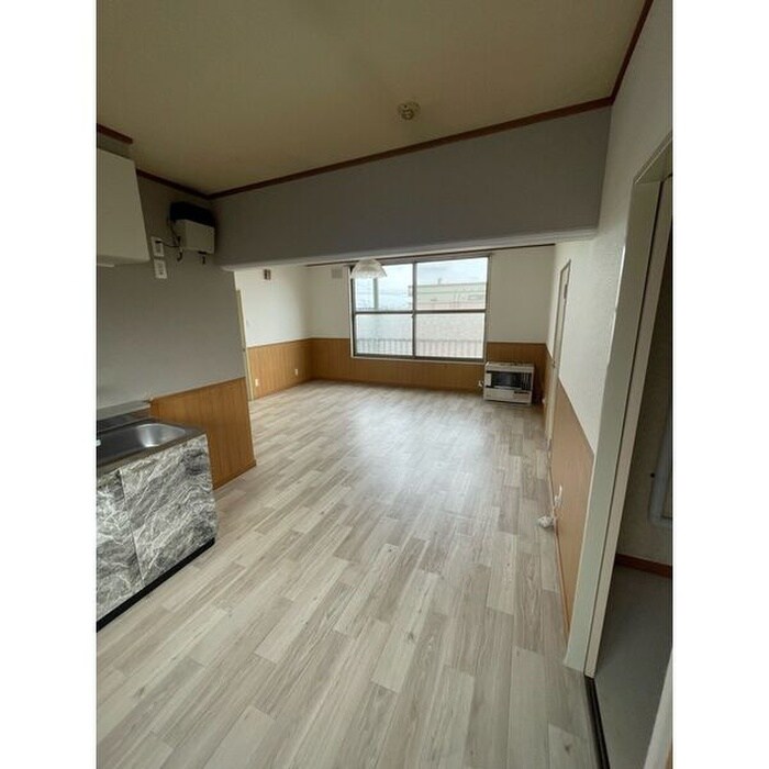 物件内観写真2　(居室)