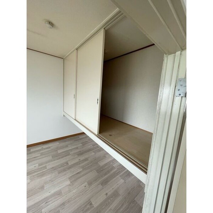 物件内観写真4　(収納)