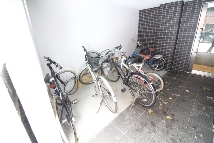 物件外観写真3　(駐輪場)