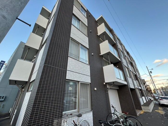 物件外観写真1　(外観写真)