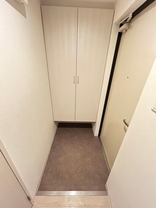 物件内観写真16　(玄関)