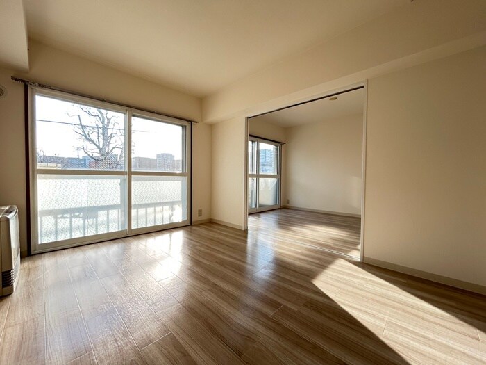 物件内観写真3　(居室)