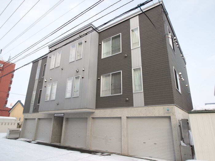 物件外観写真1　(外観写真)