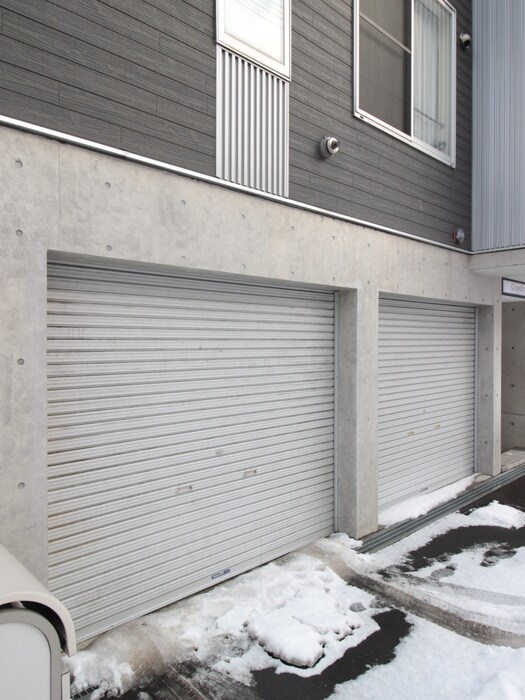 物件外観写真4　(駐車場)