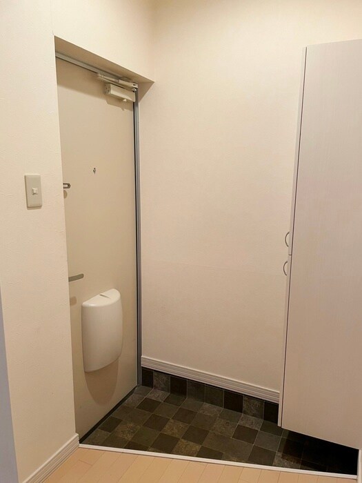 物件内観写真16　(玄関)