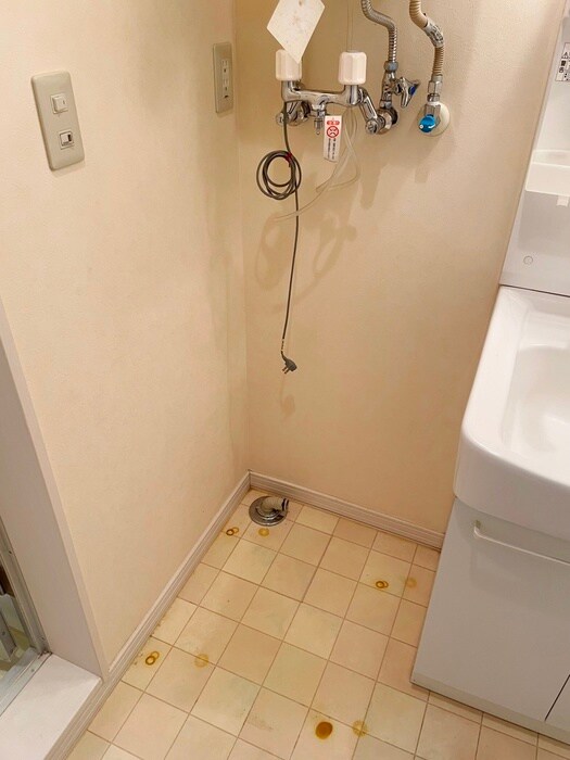 物件内観写真18　(洗濯機置場)