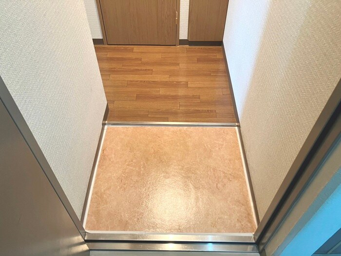 物件内観写真22　(玄関)