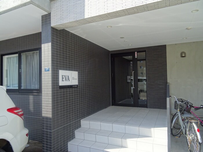 物件外観写真3　(エントランス部分)