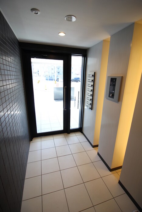 物件外観写真4　(エントランス部分)