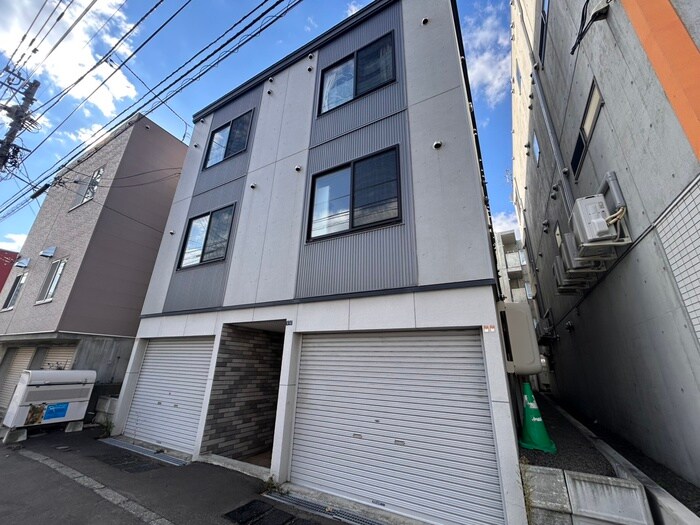 物件外観写真1　(外観写真)