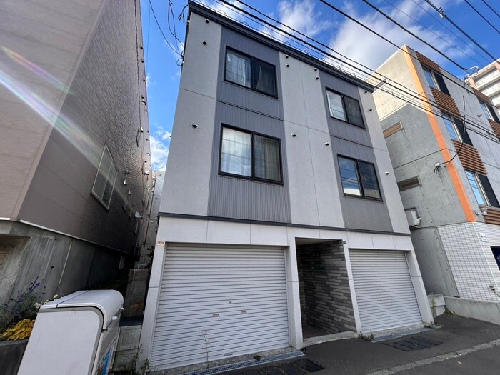 物件外観写真2　(外観写真)