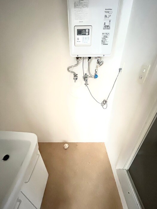 物件内観写真18　(洗濯機置場)