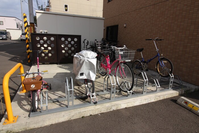 物件外観写真6　(駐輪場)