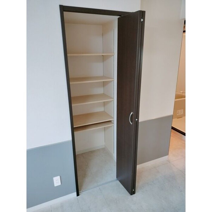 物件内観写真15　(収納)