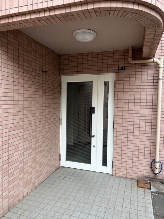 物件外観写真5　(エントランス部分)