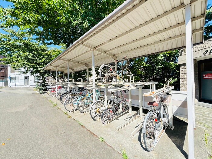 物件外観写真5　(駐輪場)