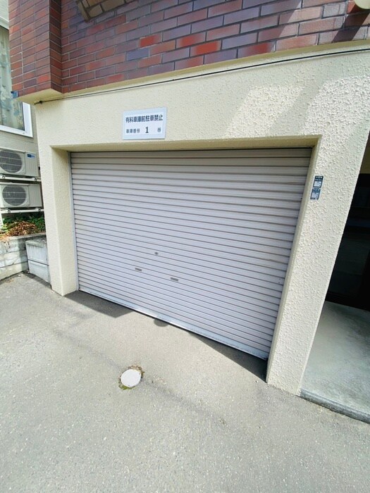 物件外観写真3　(駐車場)