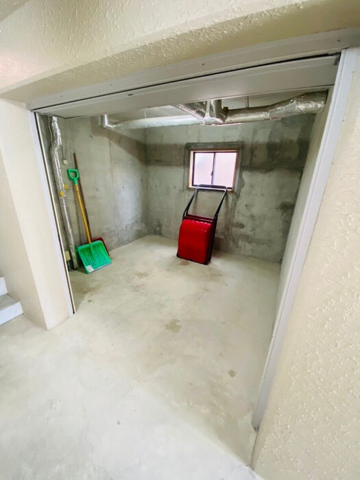 物件外観写真5　(エントランス部分)