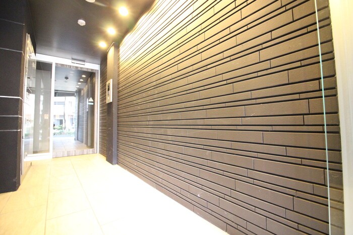 物件外観写真4　(エントランス部分)