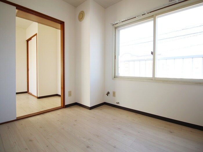 物件内観写真9　(居室)