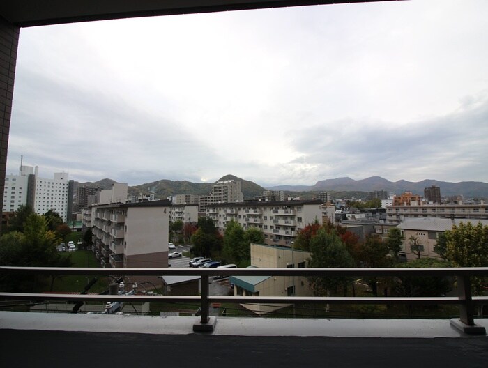 物件内観写真17　(室内からの展望)