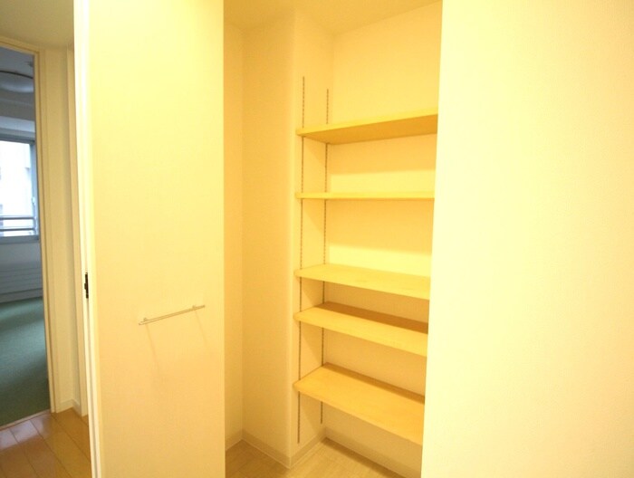 物件内観写真21　(収納)